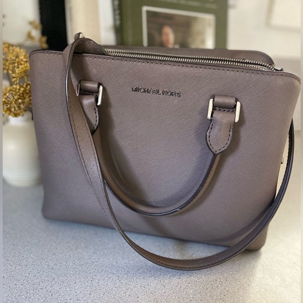 MICHAEL KORS BAG ✨